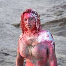 FOXY: Yulia outdoor painting with mud