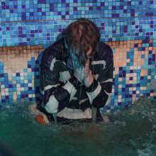 Wet Live Team: He Did Decide to Jump into the Cold Pool Underwater