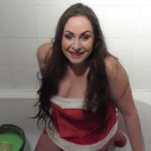 WAMfuns Messy Forfeits: Miss Sophia Claus Gungey Masturbation