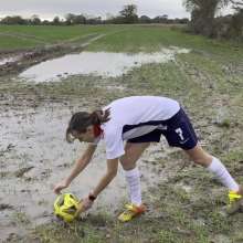 Wamgirlx: Muddy Football Practise