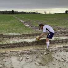 Wamgirlx: Muddy Football Practise