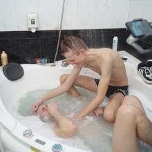 Wet Live Team: Ruslan and Artem Washed each Other to a Shine | Foam Day