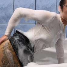 Wet Live Team: VIP Business Baby and Her Best Relaxation in a Bubble Bath