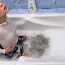Wet Live Team: VIP Business Baby and Her Best Relaxation in a Bubble Bath
