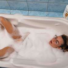 Wet Live Team: VIP Business Baby and Her Best Relaxation in a Bubble Bath