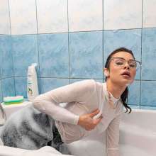 Wet Live Team: VIP Business Baby and Her Best Relaxation in a Bubble Bath