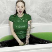 TheGungeZone: Zara's Messy Slime Bath