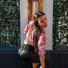 wet.look.me: Wetlook girl in leggings gets wet in shower | Wetlook.biz