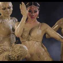 Gater: Dance Video find: Mud play in "Man kyun behka" song dance cover