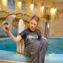 Wet Live Team: Alice Swam in the Pool on Her Back. Easy Wetlook and Game