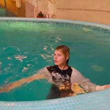 Wet Live Team: Alice Swam in the Pool on Her Back. Easy Wetlook and Game