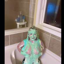 Chloe of PieroProductions: Chloe G. In... Bathtub Pies and Slime
