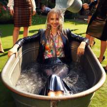Wetmaxiskirts: AI wetlook/muddy women wearing business suits (Mdic)