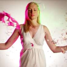 Gater: Ad find: a woman gets covered in pink paint in Kinnertied promo