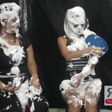 Ready2Wam Studio: Messy Card Draw Game: Maya and Diana