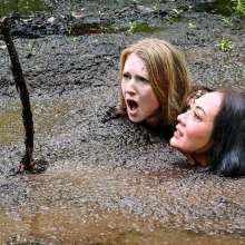dlodoski: "Gee, Thanks", Nyssa and Ashley--Photos