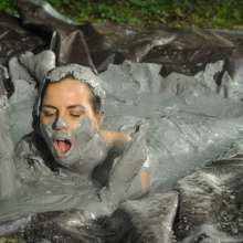 dlodoski: Kobe's Sexy Solo in the Mud--Photos