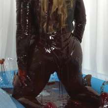 DMarieAllWet: Orgasmic Fun Covered in Chocolate!