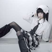 RSSRuinStreetStyle: Jirai-Kei Girl Wearing Mini Skirt, Shirt and Stockings Fully Soaked In Bath