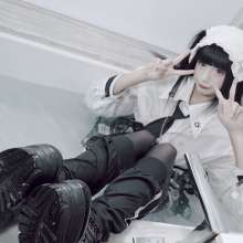 RSSRuinStreetStyle: Jirai-Kei Girl Wearing Mini Skirt, Shirt and Stockings Fully Soaked In Bath