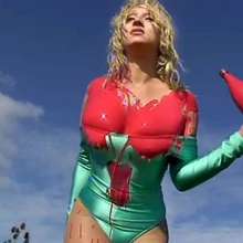 FOXY: New video with Yulia paint covered outdoor