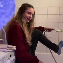 Get Your Snaps: New shower video of Violet