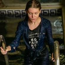 wet.look.me: Wetlook girl in jeans skirt and tights | Wetlook.biz
