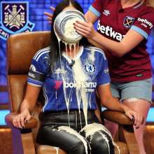 messyfootballshirtgirls: 