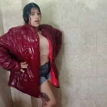 Hikari-Studio-Wam: A Cold Shower with a Jacket