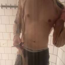 noahwet: Custard and Ripped Clothes