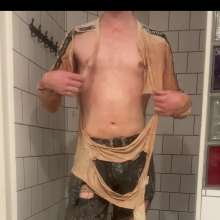 noahwet: Custard and Ripped Clothes