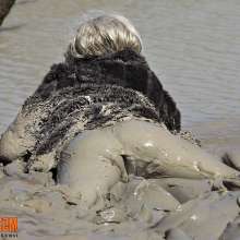 FOXY: Edwie with fur in mud