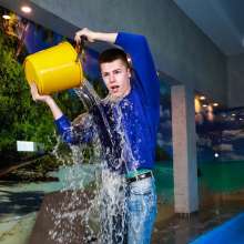 WetlookerUpdates: Wet guys on Wetlooker!