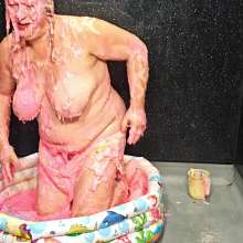 jde44: Jde Gets Punished for Showing Off