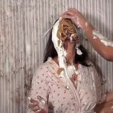 Anglefan: Jen loves getting the guys messy!