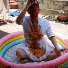 Thefetishgirl: The Baked Beans Fun in the Pool
