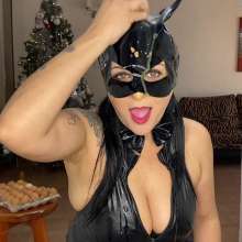 Wam Bagheera Studio: The Sexy Leather Kitten Plays With A Lot of Eggs