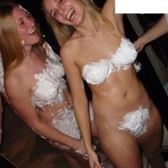 jonjimshorts: Girls playin with cakes/cream