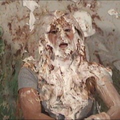 Anglefan.com: Amber messy in her gray t-shirt = One messy pie scene!