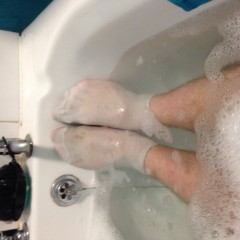 jamcustard22: Wet white trainer socks