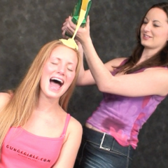 noise: Amber And The Tank Top