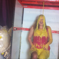 CandyCustard: Maria's dress inflates with custard from above!