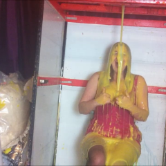 CandyCustard: Maria's dress inflates with custard from above!