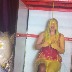 CandyCustard: Maria's dress inflates with custard from above!