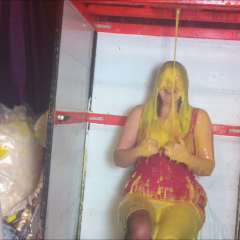 CandyCustard: Maria's dress inflates with custard from above!
