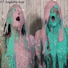 Anglefan.com: Newbie Leanna makes her messy debut