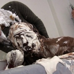 Messygirl: Pics from a new download: Baking with Hannah