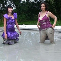 FOXY: Mudfight and mudplay