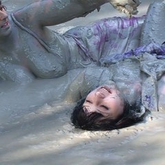 FOXY: Mudfight and mudplay