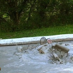 FOXY: Mudfight and mudplay